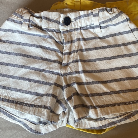Gap size 5 shorts bundle. Stripped white and blue and yellow with birds. - Picture 2 of 8